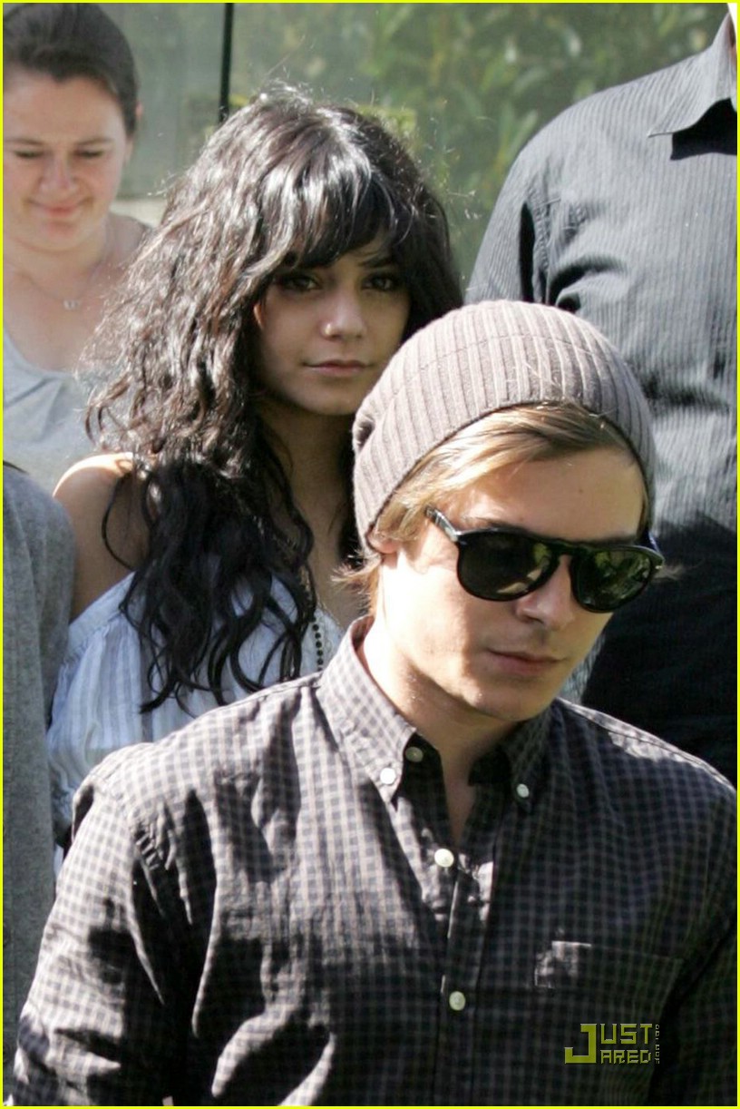 zac efron water taxi vanessa hudgens 24