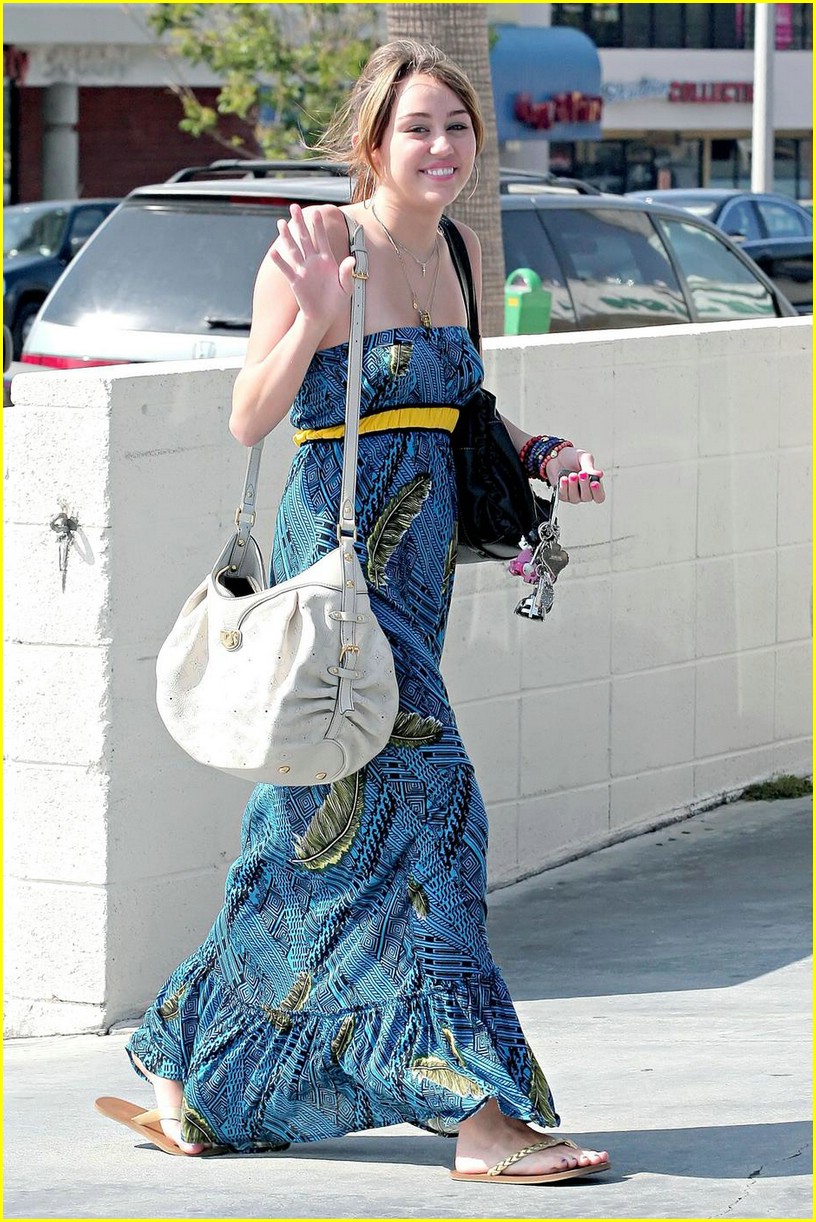 miley cyrus blue dress 06