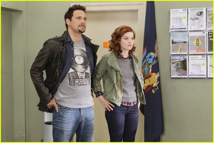 Thomas McDonell On Suburgatory FIRST LOOK Photo 452454 Photo