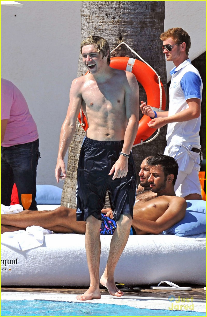 Full Sized Photo Of Horan Shirtless One Direction S Niall Horan