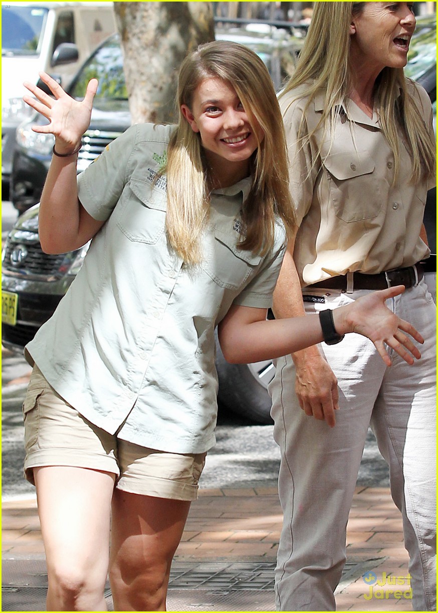 Bindi Irwin Day Out With Mom Terri Photo Photo Gallery