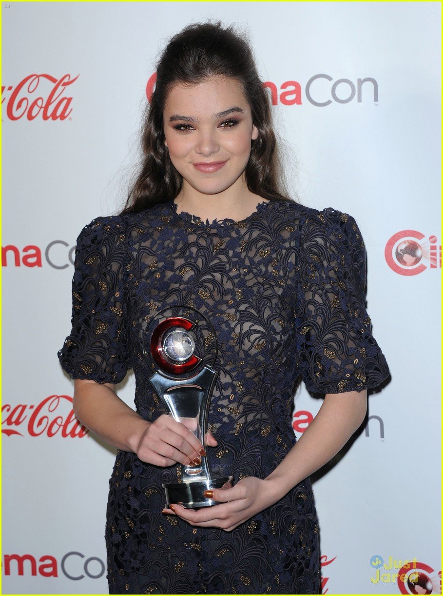 Hailee Steinfeld: CinemaCon Awards 2013 | Photo 553880 - Photo Gallery
