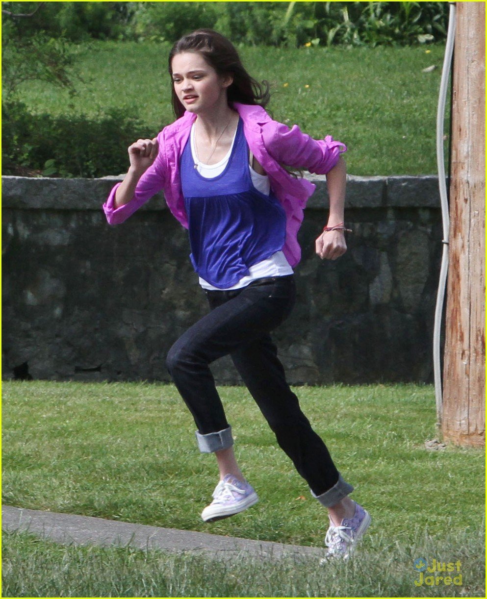 Ciara Bravo Jinxed Filming In Vancouver Photo Photo Gallery Just Jared Jr