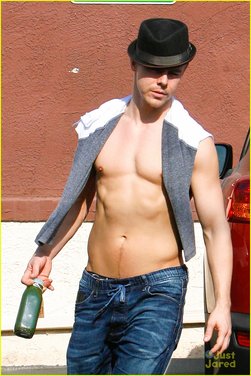 Full Sized Photo Of Derek Hough Shows Off His Hot Shirtless Body