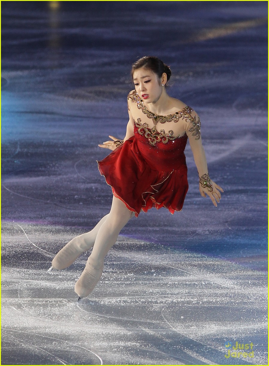 Yuna Kim Sheds Tears After Hanging Up Ice Skates Photo Photo
