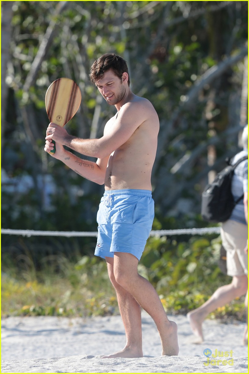 Full Sized Photo Of Alex Pettyfer Goes Shirtless Sexy For Miami Beach