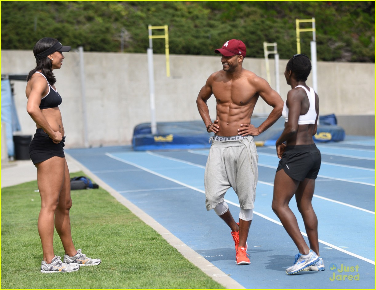 Ricky Whittle Shows Off Shirtless Buff Body During Workout With Jade