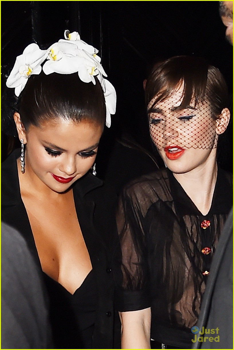 Selena Gomez Lily Collins Hold Hands At Met Gala After Party