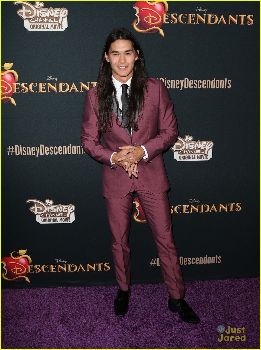 Cameron Boyce Boo Boo Stewart Are Double The Trouble At Descendants Premiere Photo