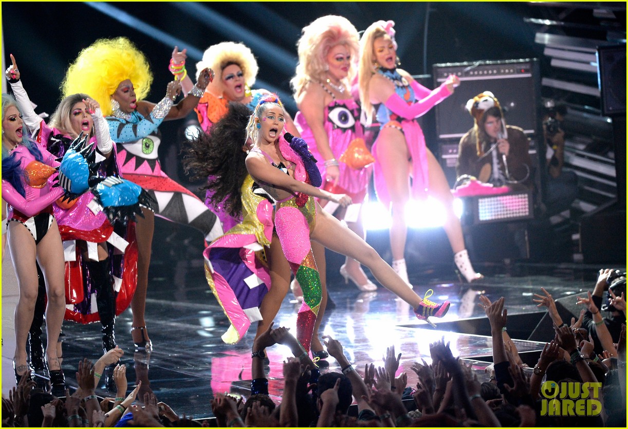 Full Sized Photo Of Miley Cyrus Mtv Vmas Performance Miley