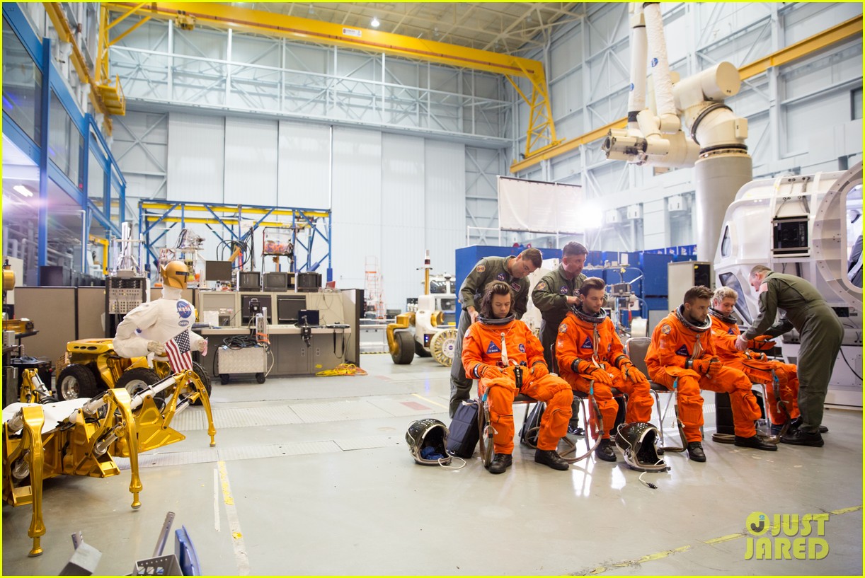 One Direction Get Ready For Space In Drag Me Down Video Go Behind The Scenes Photo