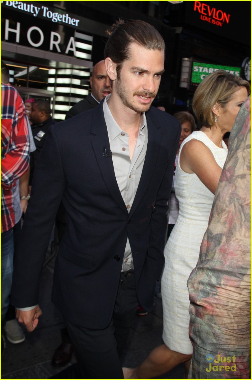 andrew garfield says hes always had fatherly insticts 01