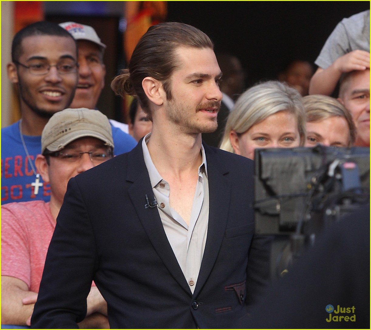 andrew garfield says hes always had fatherly insticts 05