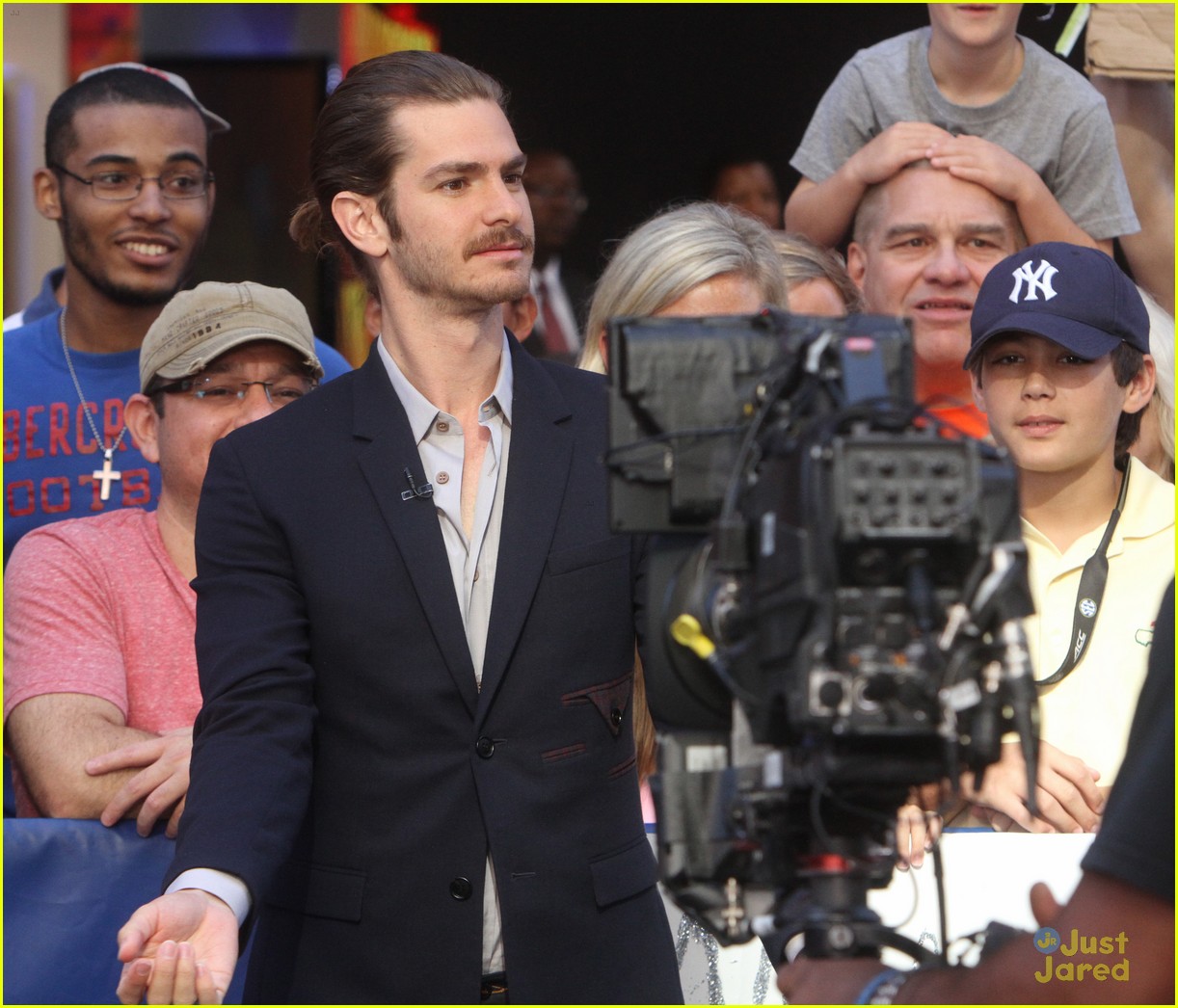 andrew garfield says hes always had fatherly insticts 08