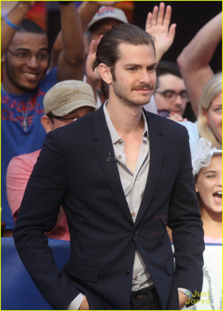 andrew garfield says hes always had fatherly insticts 09