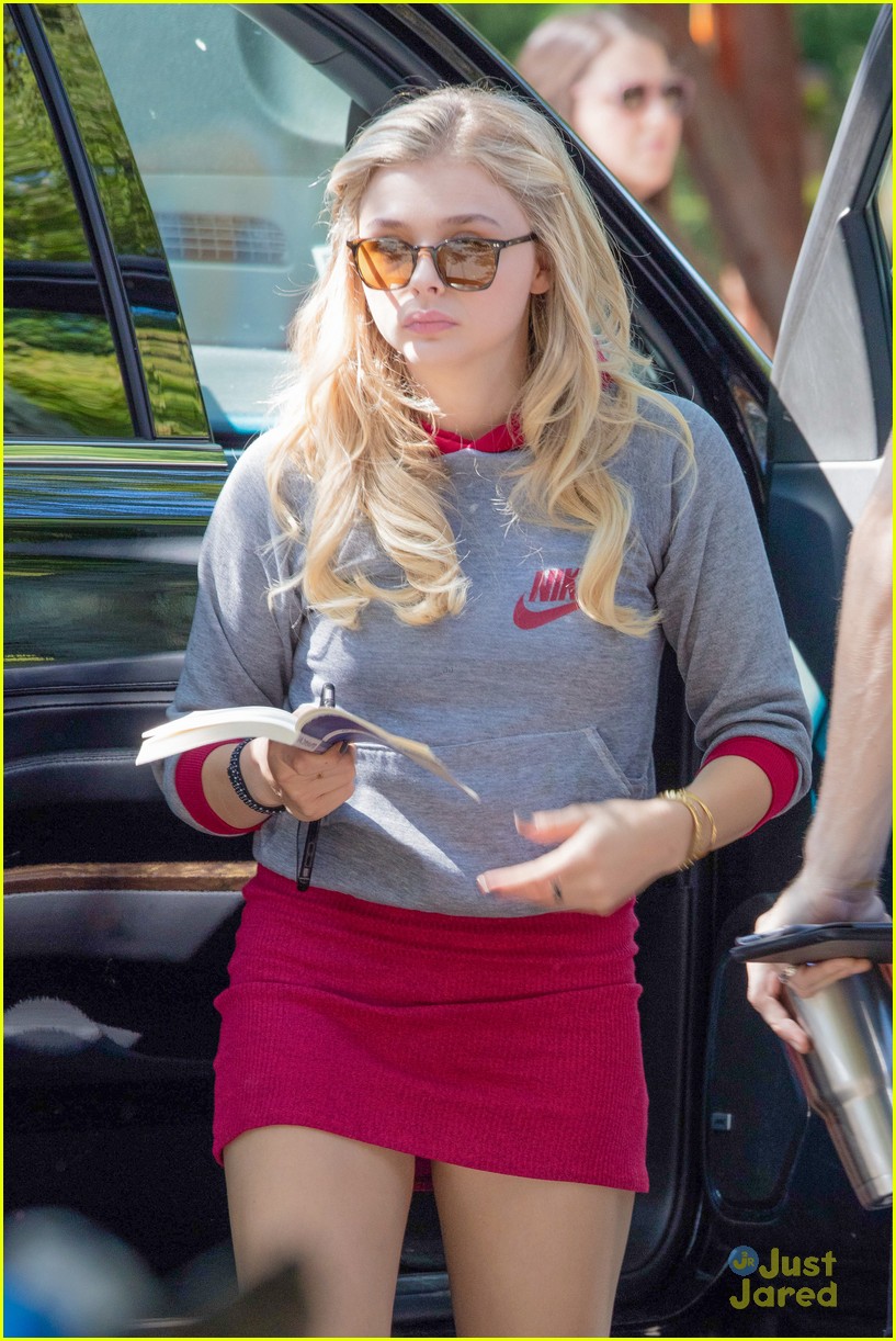 Chloe Moretz Returns To Neighbors Filming After Nyfw Photo Photo Gallery Just