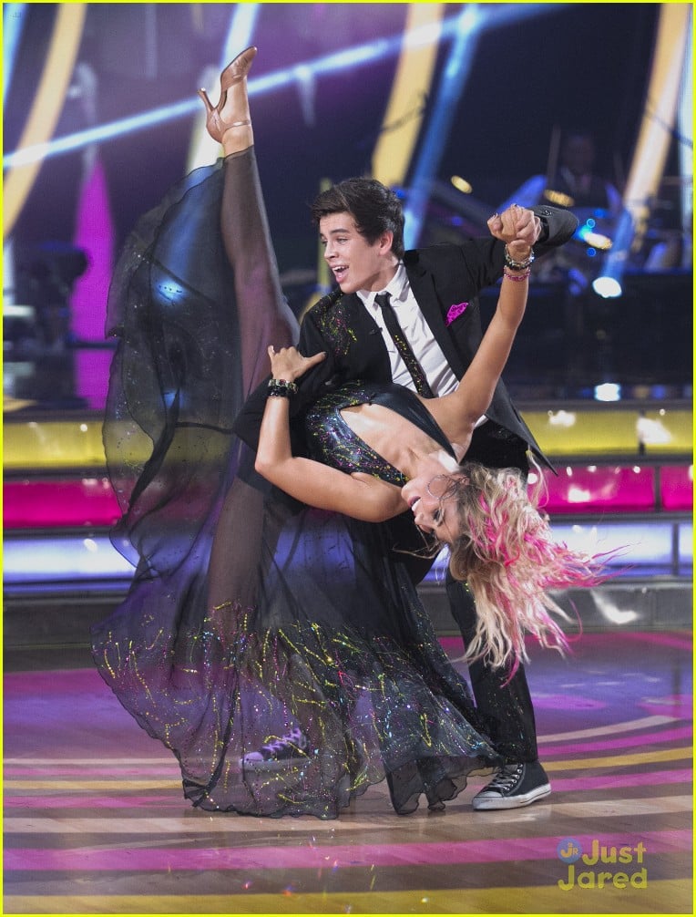 Hayes Grier Emma Slater Nail The Foxtrot Quickstep On Dwts See