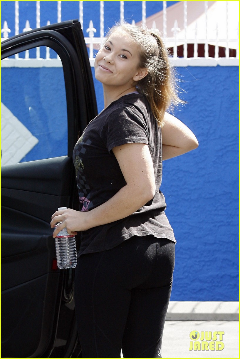 Full Sized Photo Of Bindi Irwin Getting Used Dwts Practice Derek Hough