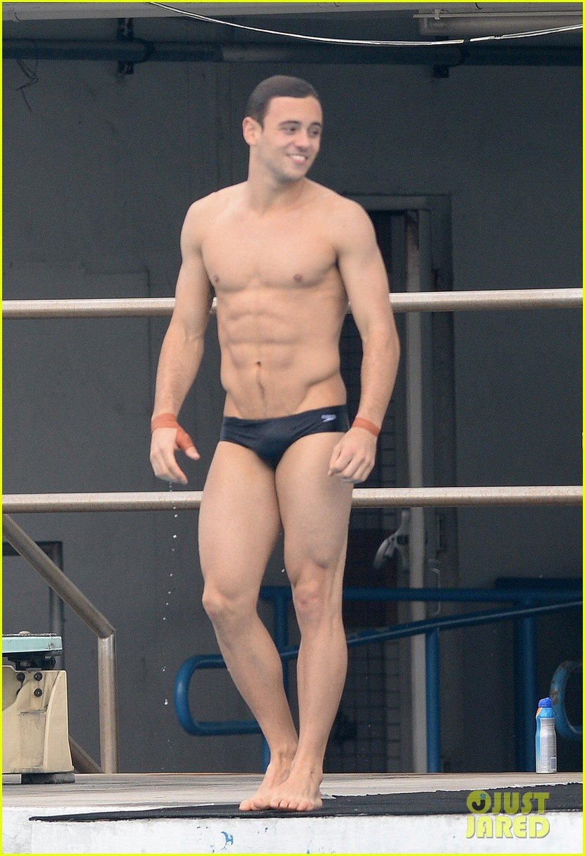 Tom Daley S Body Looks Ripped In His Speedo Photo 880612 Photo