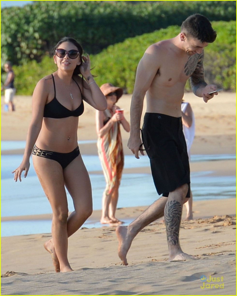 Full Sized Photo Of Janel Parrish Justin Maui Vacation Bikini Pics Janel Parrish Has Fun In