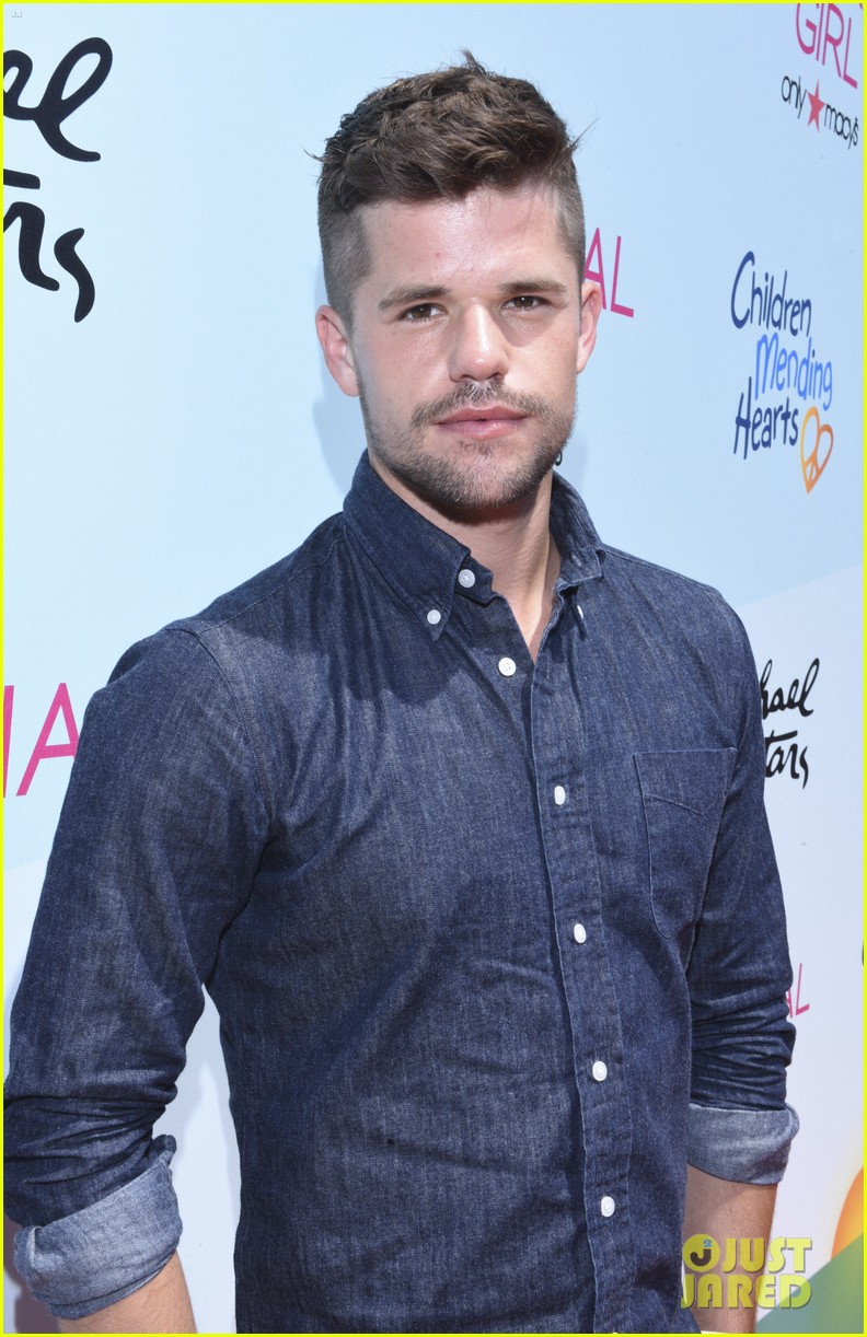 Charlie Carver Comes Out As Gay In Five Part Instagram Post Photo