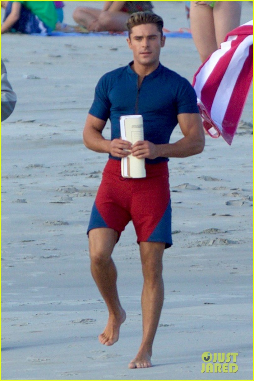 Zac Efron Alexandra Daddario Hit The Beach For More Baywatch Photo Photo Gallery