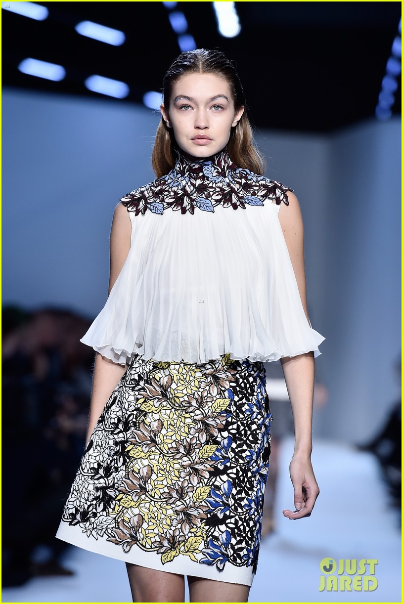 Gigi Hadid Continues Paris Fashion Week On The Giambattista Valli Runway Photo Photo