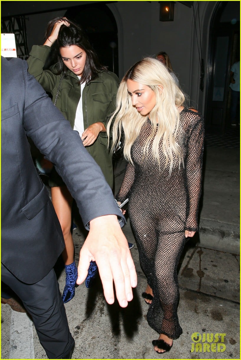 Kendall Jenner Grabs Dinner With Newly Blonde Kim Kardashian Photo