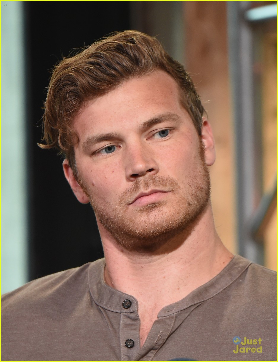 Full Sized Photo Of Derek Theler Jean Luc Bilodeau Aol Build Derek