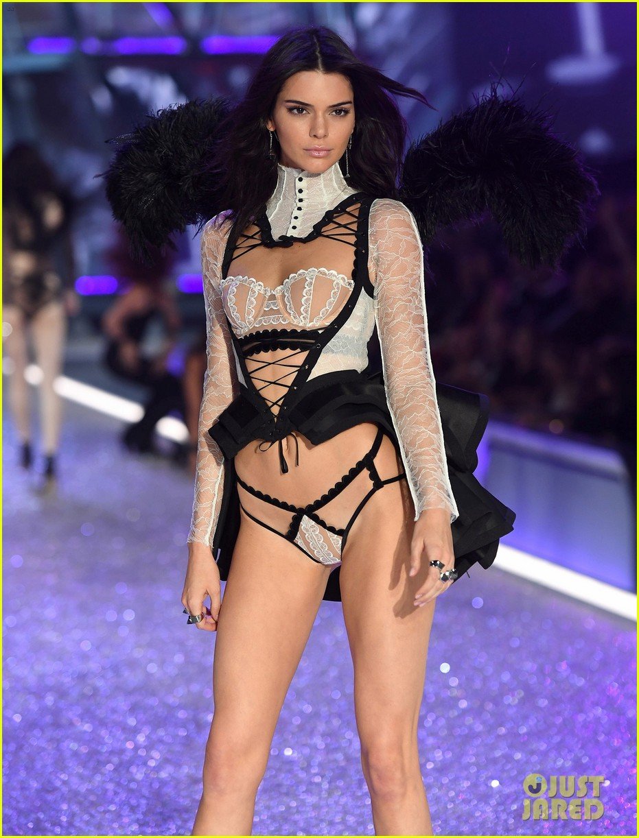 Full Sized Photo Of Kendall Jenner Slays The Runway During Victorias