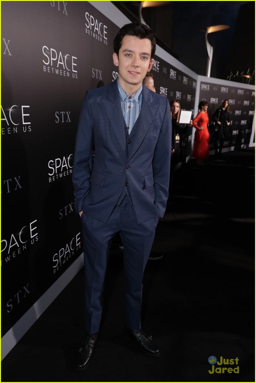 Full Sized Photo Of Asa Butterfield Britt Robinson Space Between La