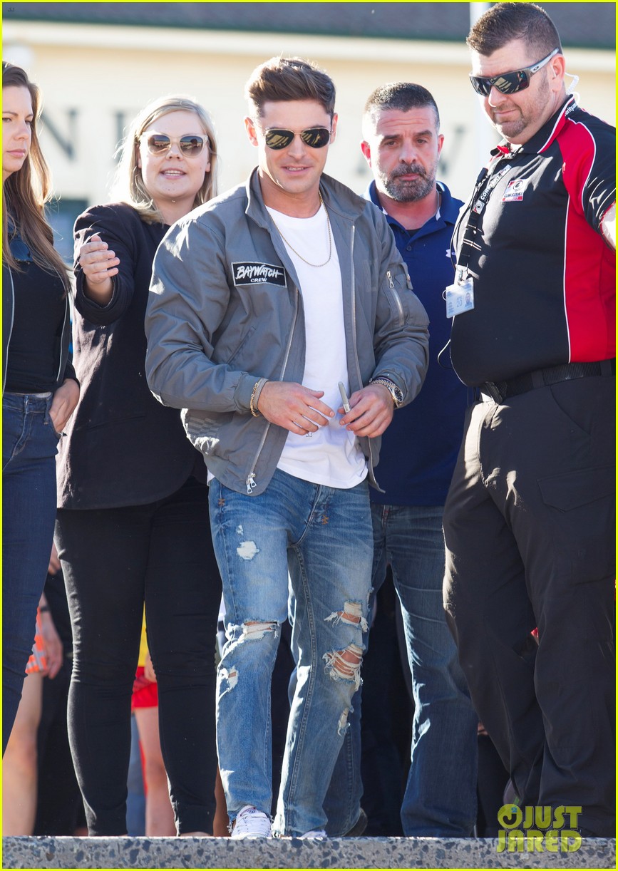 Zac Efron Alexandra Daddario Hit The Beach For Baywatch Promo Photo Photo