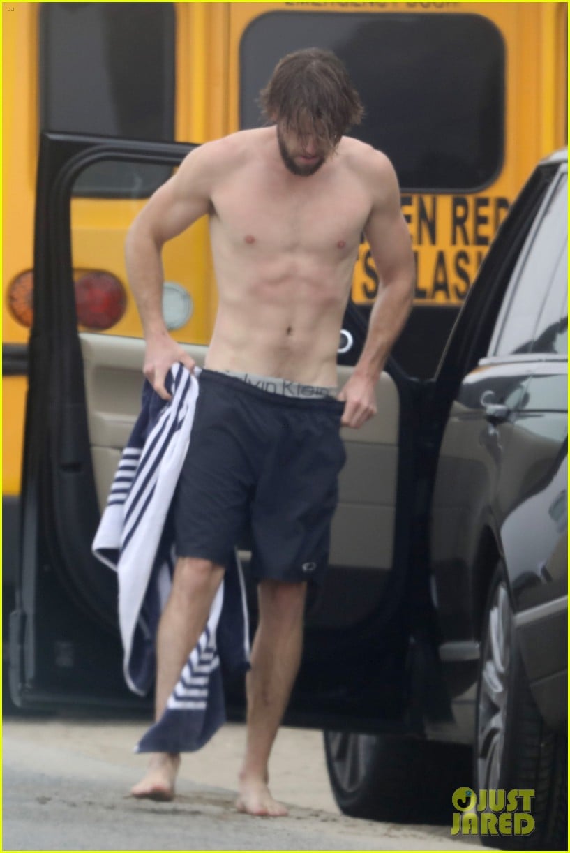 Full Sized Photo Of Liam Hemsworth Strips Out Of Wetsuit To Reveal