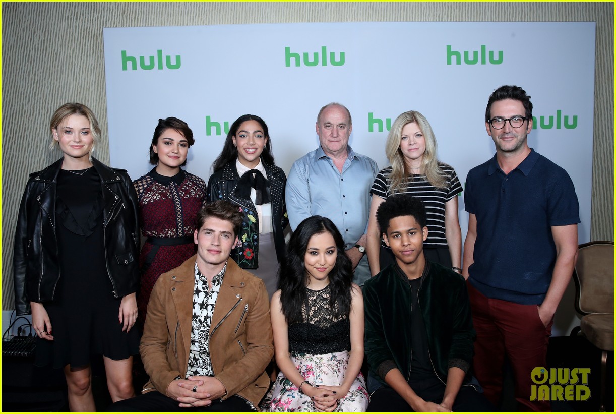 Marvel S Runaways Cast Bring Their New Show To The TCA Summer Press