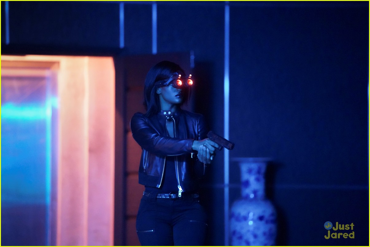 China Anne Mcclain S Jennifer Is Struggling A Lot With Her Powers In