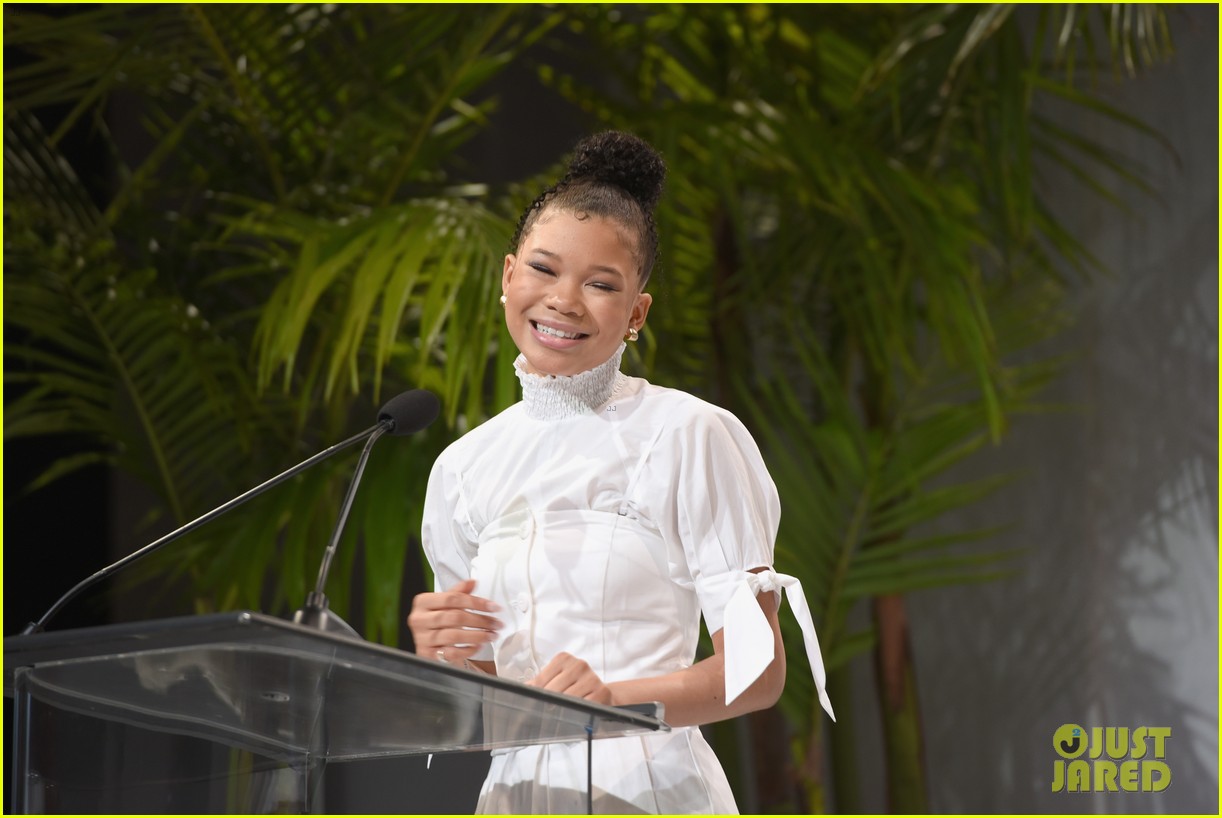 Full Sized Photo Of Storm Reid Accepts Women Of Excellence Award
