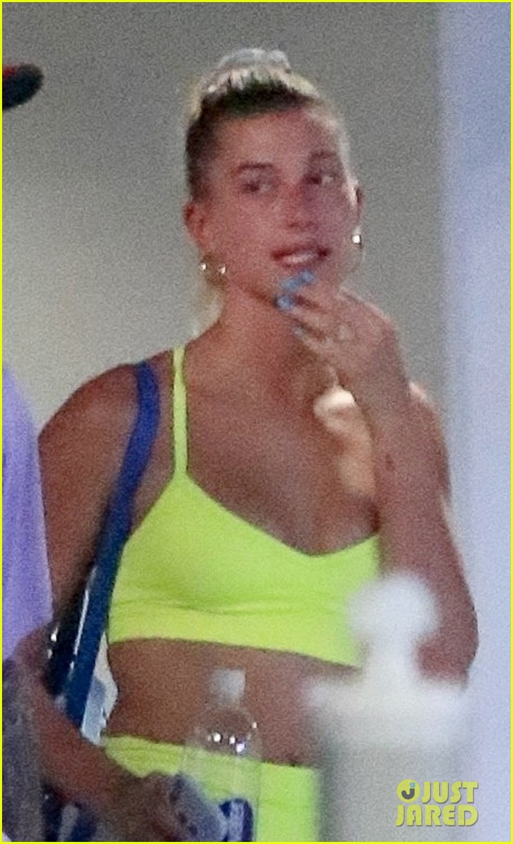 Full Sized Photo Of Justin Bieber Cheers On His Best Friend Wife Hailey