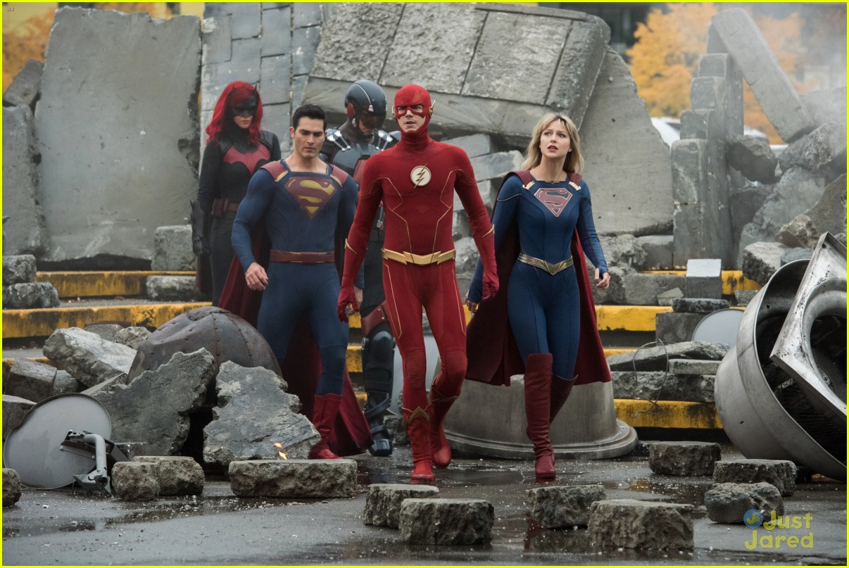 The First Pics From Crisis On Infinite Earths Are Here Photo