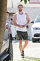 liam hemsworth muscles pumped up after workout 02