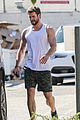 liam hemsworth muscles pumped up after workout 05