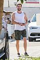 liam hemsworth muscles pumped up after workout 23