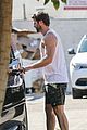 liam hemsworth muscles pumped up after workout 53