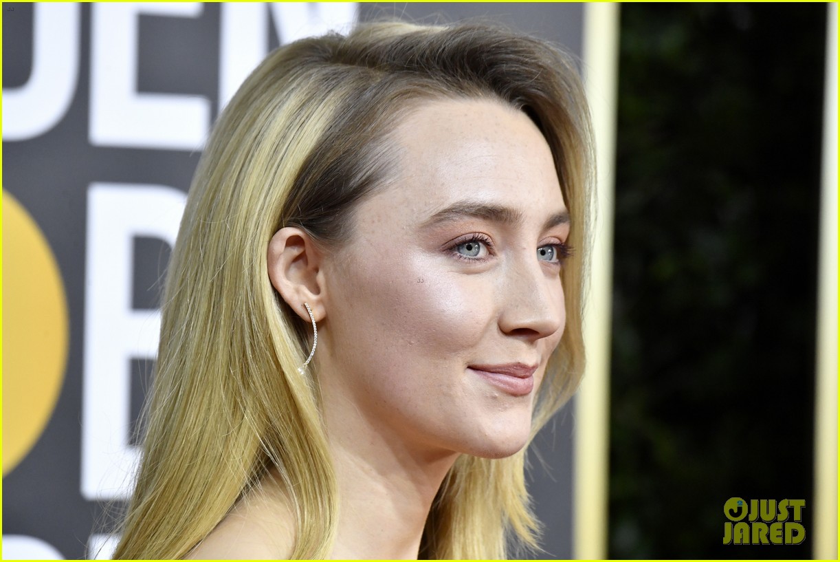 Saoirse Ronan Glitters In Celine Dress At Golden Globes Photo Photo Gallery