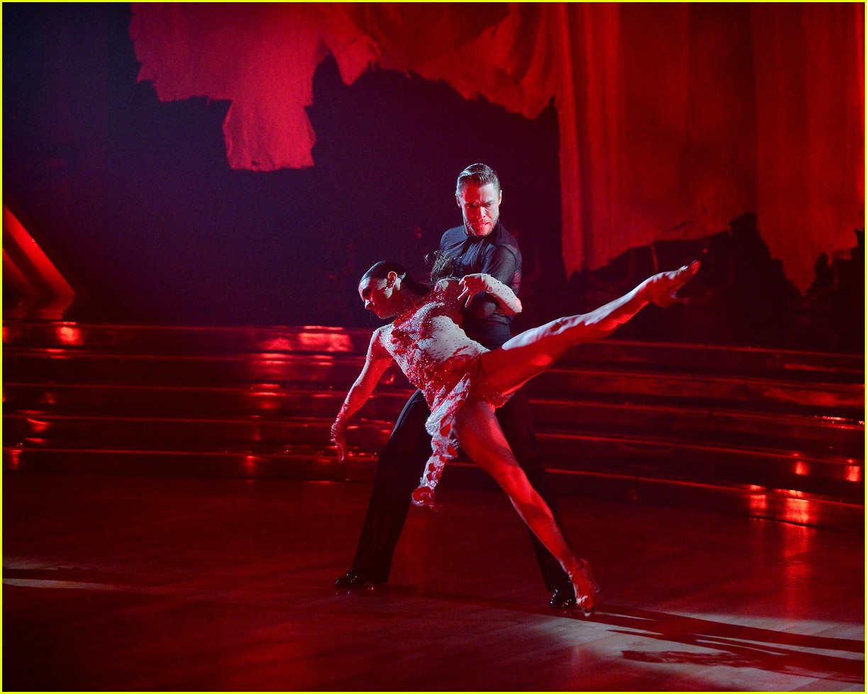 Full Sized Photo Of Derek Hough And Hayley Erbert Return To Dancing