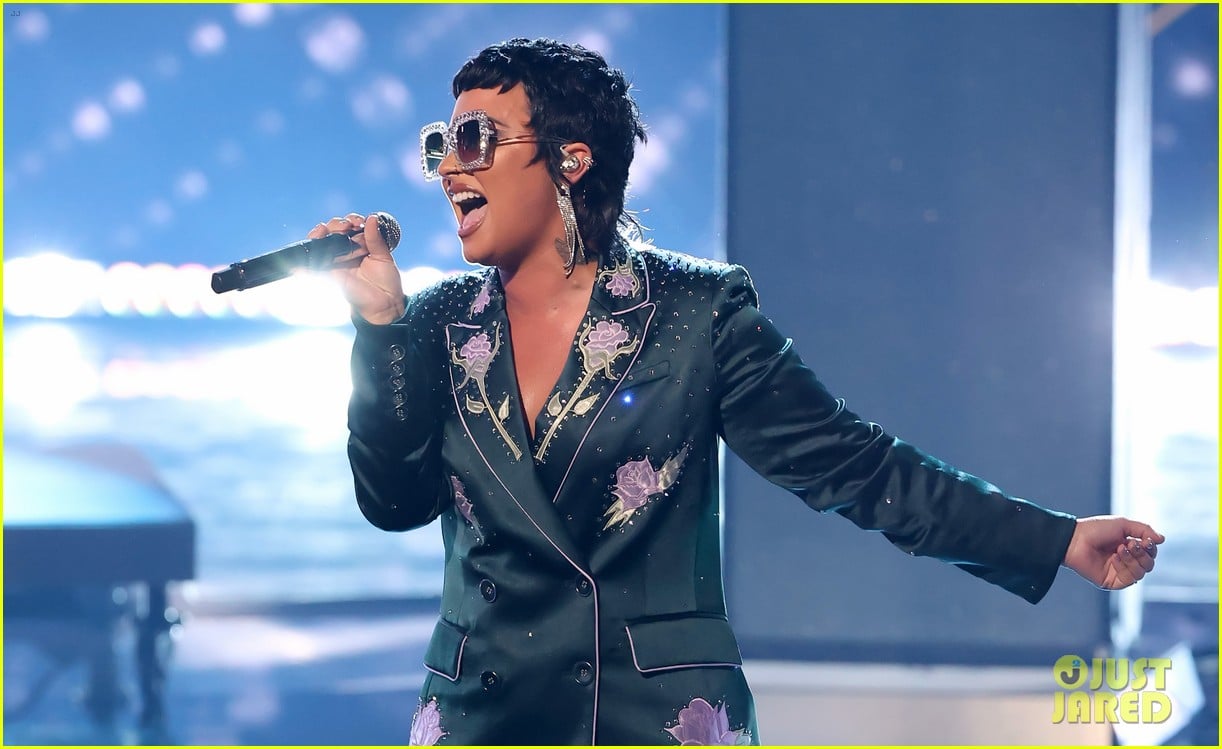 demi lovato channels elton johns style during tribute performance 02