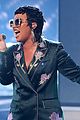 demi lovato channels elton johns style during tribute performance 02
