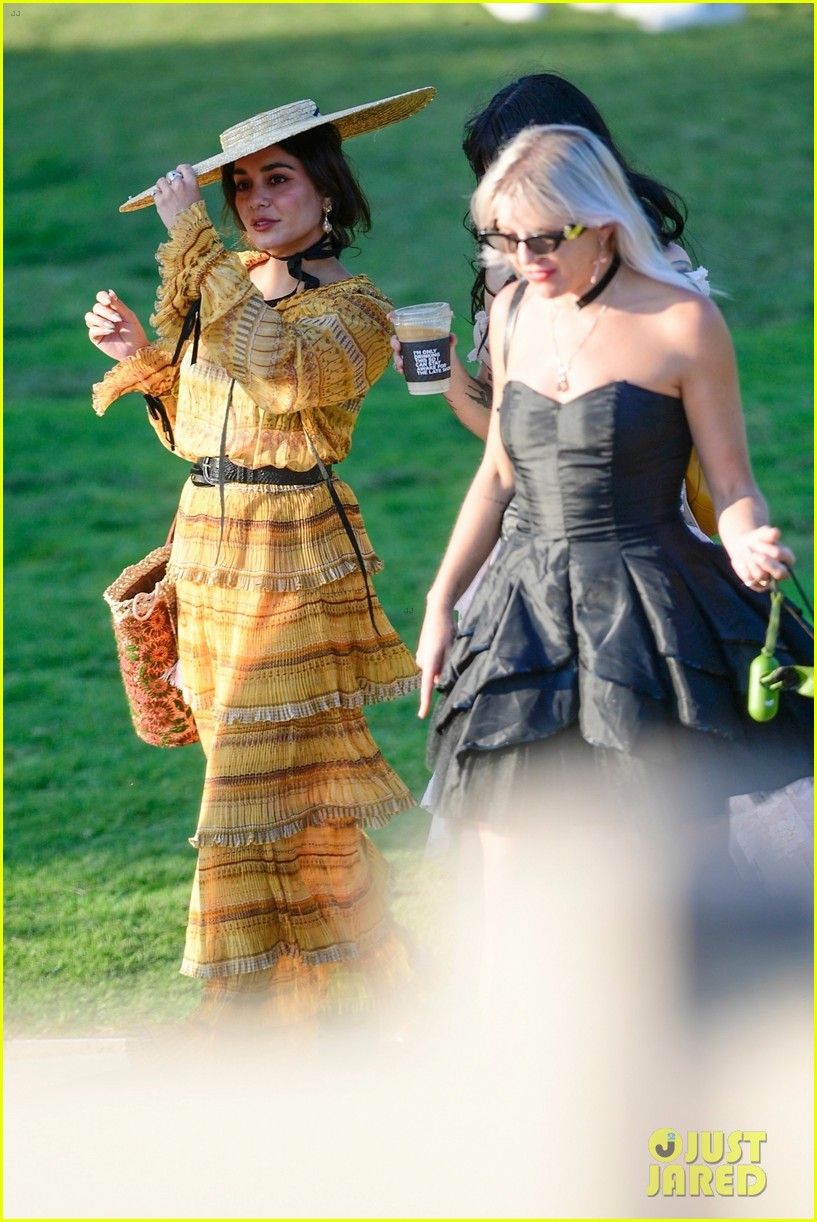 vanessa hudgens gg magree costume party in the park 22