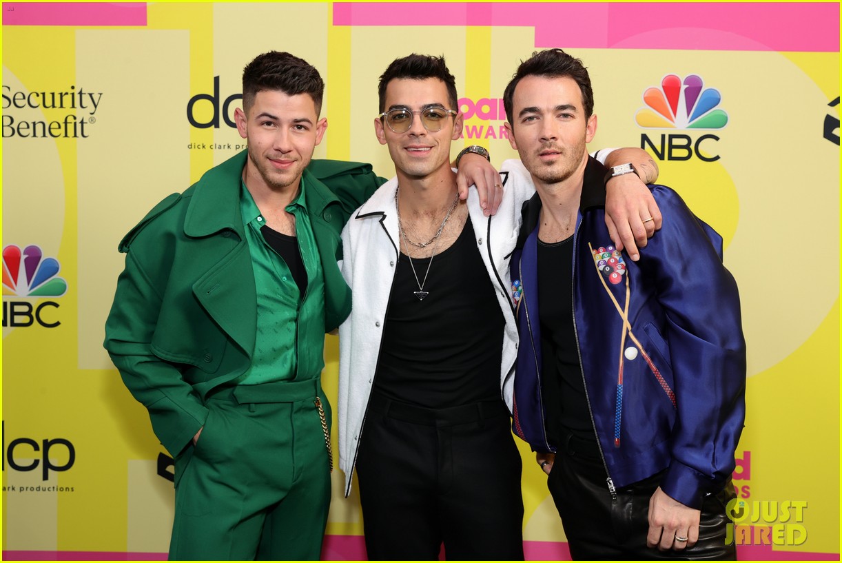 jonas brothers share new details in new excerpts from upcoming memoir blood 02