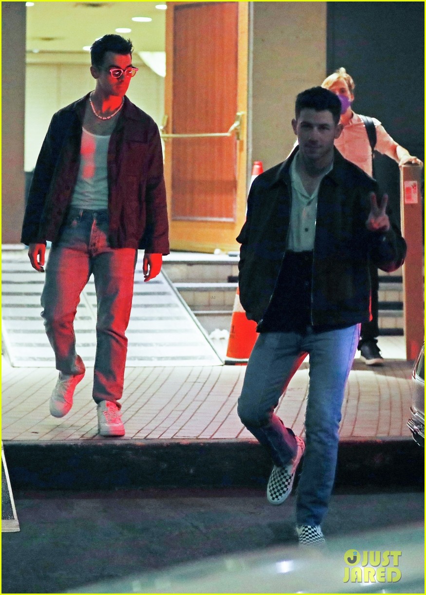 jonas brothers leave video shoot 01