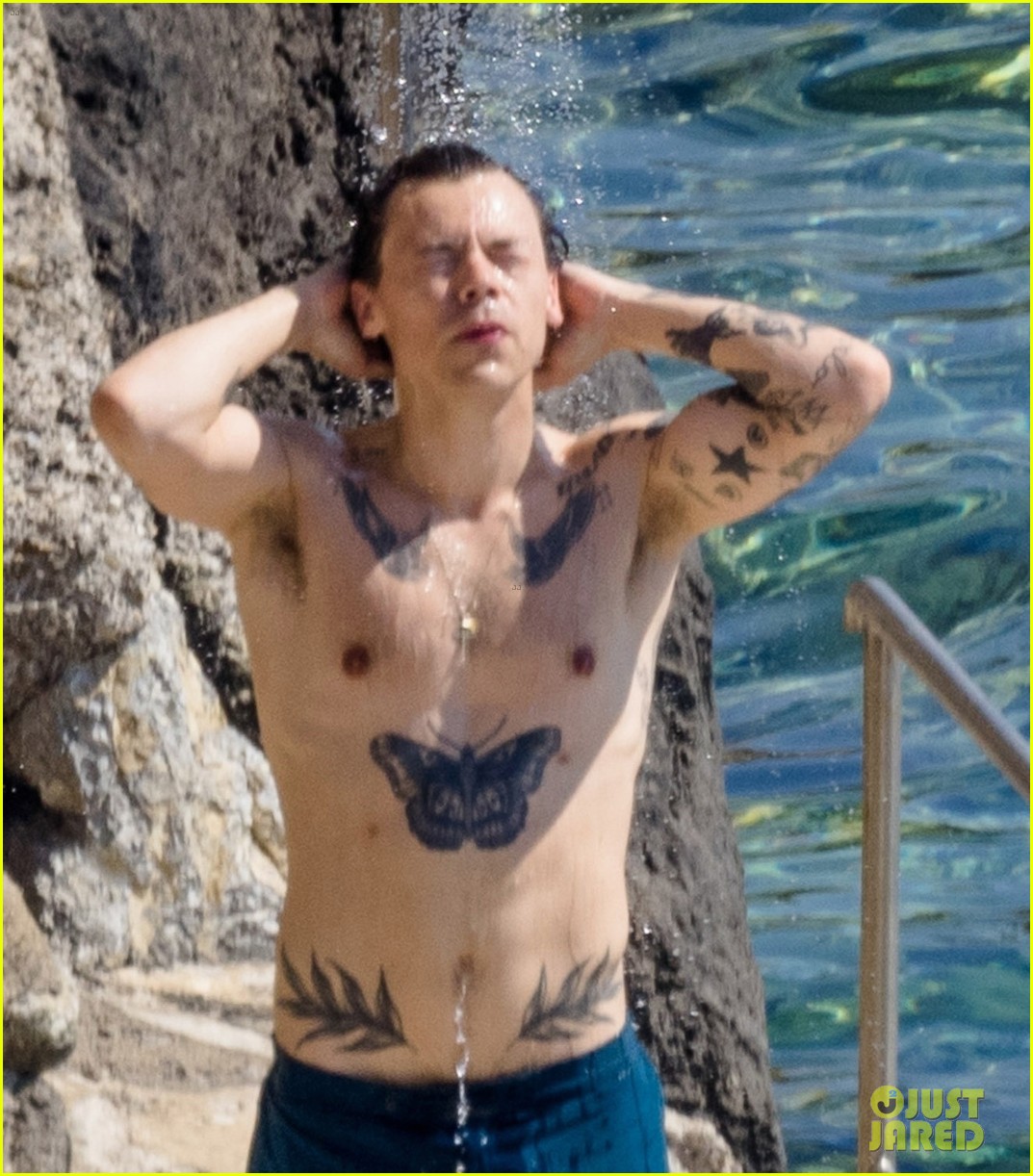 Shirtless Harry Styles Looks So Hot In These New Photos From Italy Photo Photo